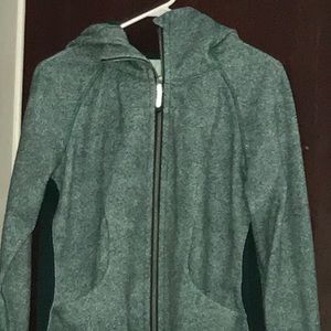 EUC lululemon Scuba Hoodie Sz 10 pretty green